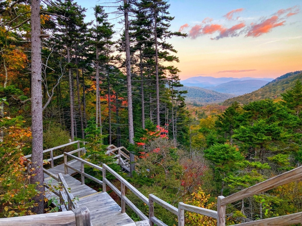 Seeing fall foliage in New Hampshire is one of the best things to do in the White Mountains